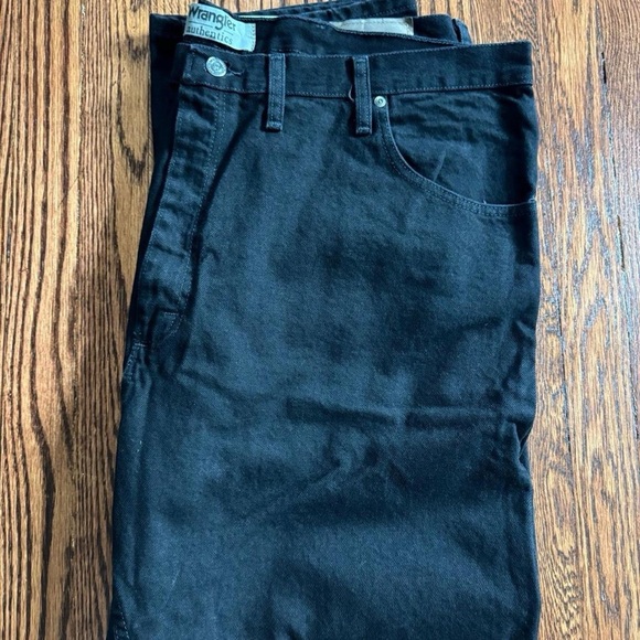 Wrangler Black Relaxed Fit Jeans - Picture 3 of 8